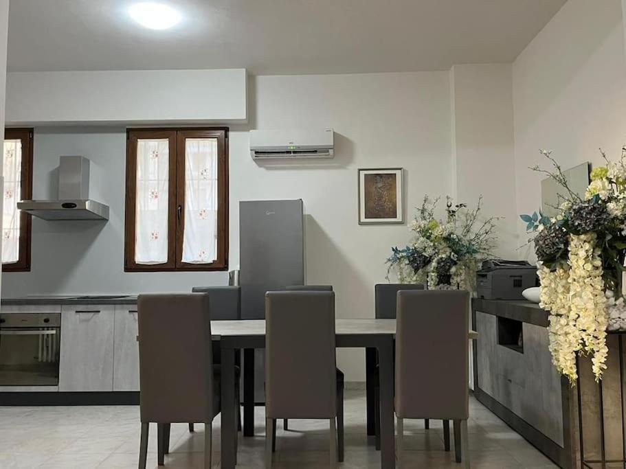 Bilocale Confortevole A Due Passi Dalla Stazione Apartamento *